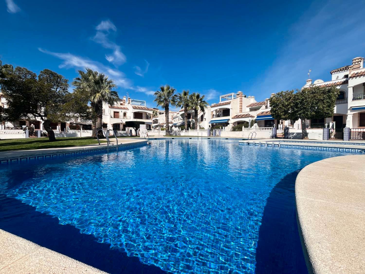 Piscina de Ático en venta en Orihuela con Aire acondicionado, Calefacción y Piscina