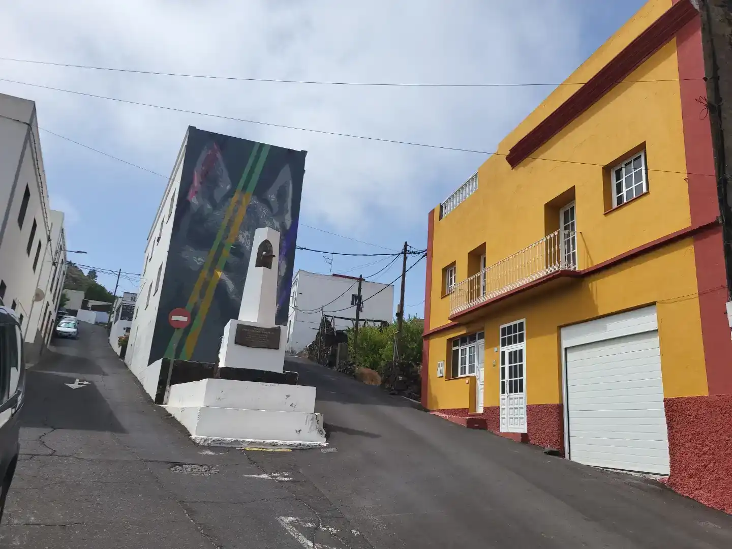 Vista exterior de Casa adosada en venda en El Pinar de El Hierro amb Moblat i Balcó
