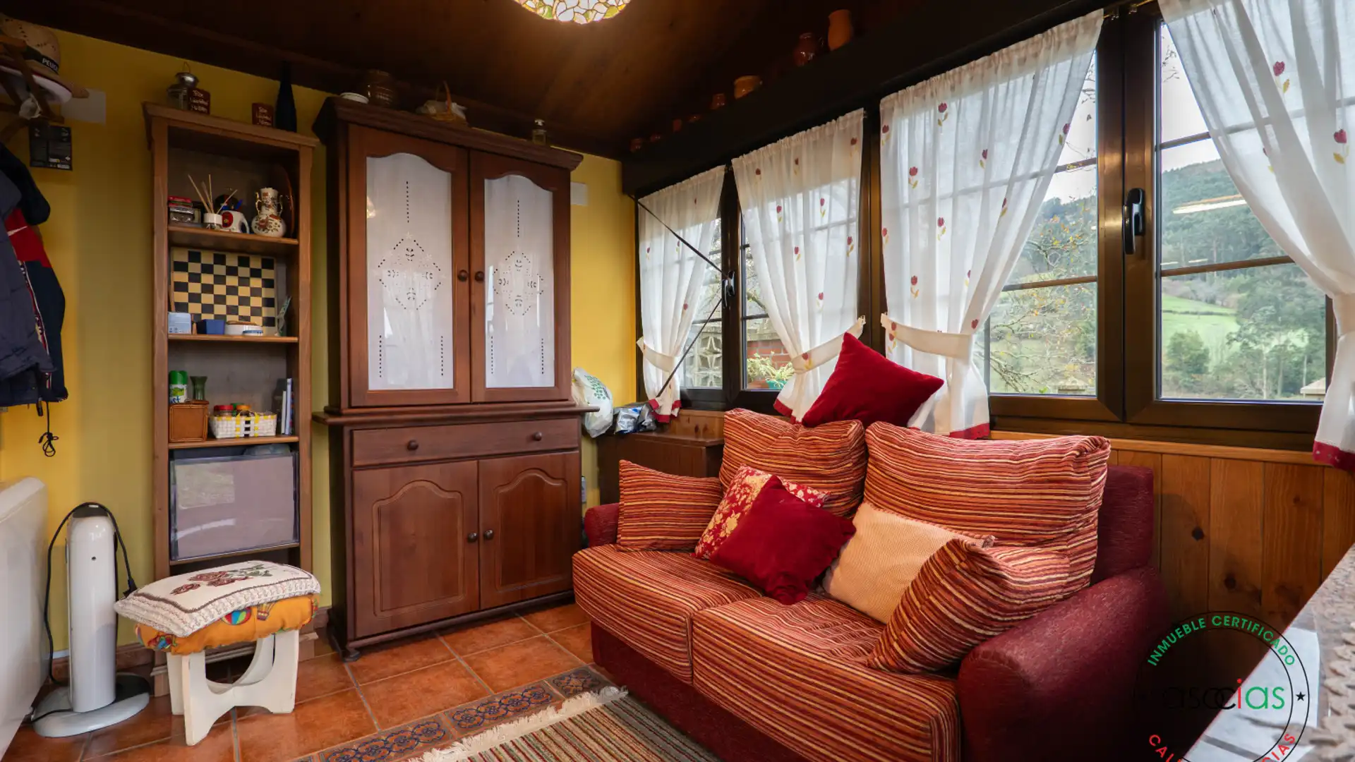 Sala d'estar de Casa o xalet en venda en Villaviciosa amb Calefacció, Terrassa i Moblat