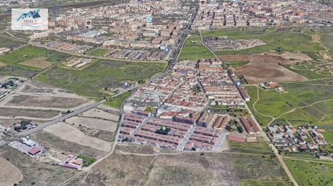 Foto 3 de Casa adosada en venta en Calle Gutemberg, Maria Auxiliadora - Barriada de Llera, Badajoz Capital