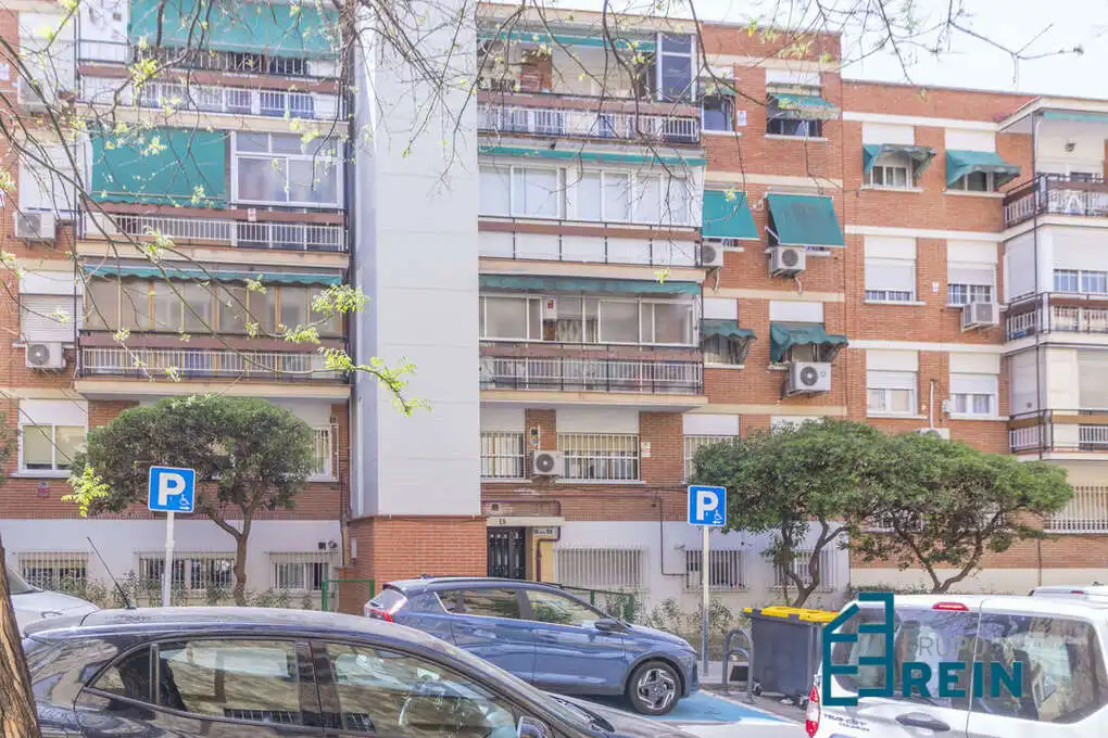 Vista exterior de Piso de alquiler en  Madrid Capital con Aire acondicionado y Calefacción