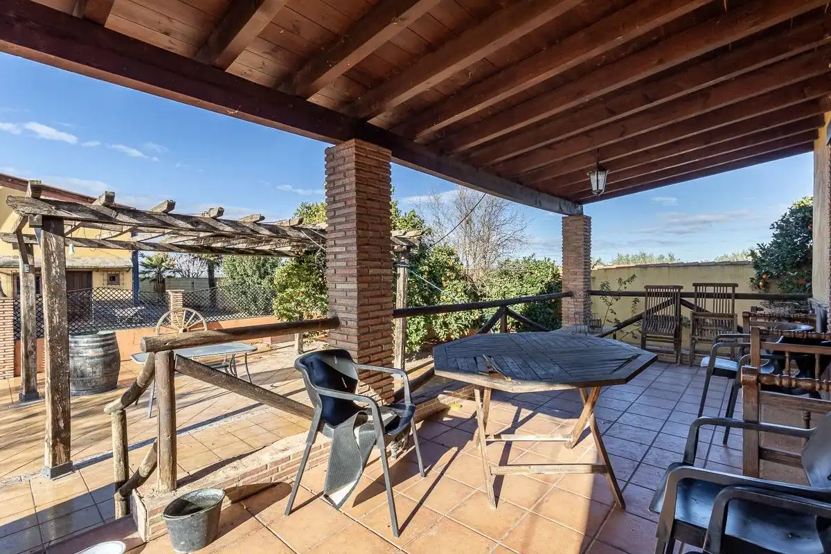 Terrassa de Casa o xalet en venda en La Zubia amb Calefacció i Jardí privat