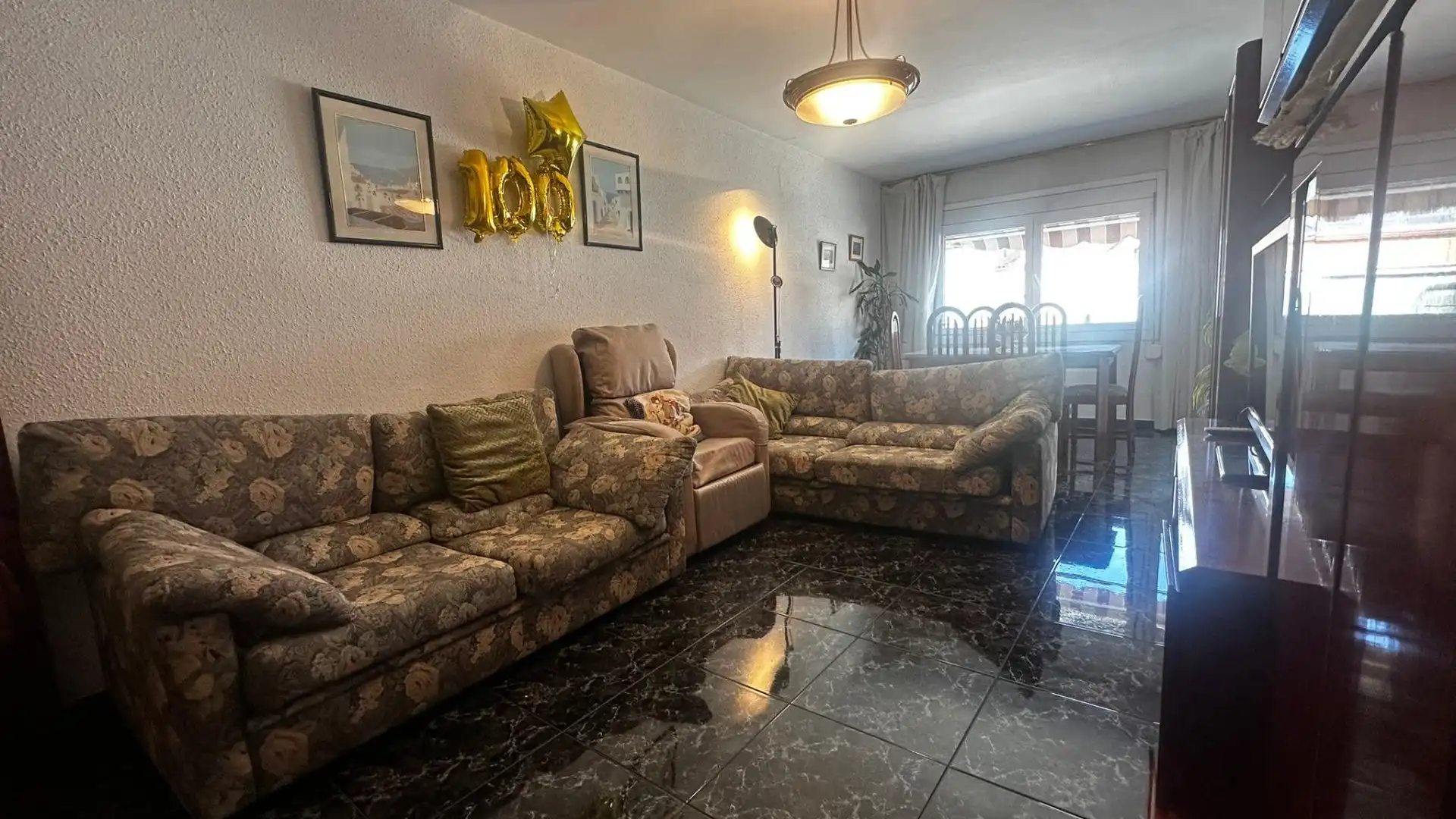 Living room of Flat for sale in Cornellà de Llobregat  with Air Conditioner, Balcony and Alarm