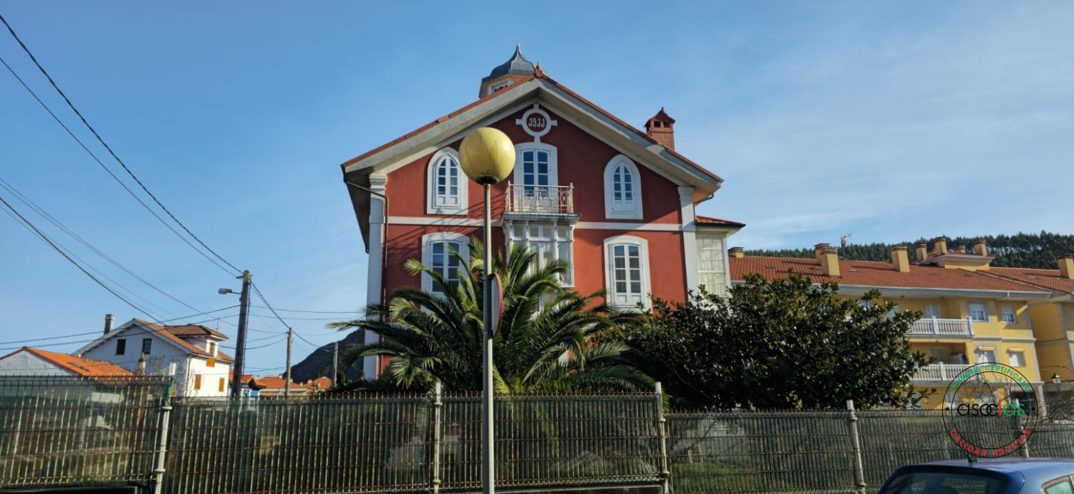 Exterior view of House or chalet for sale in Soto del Barco  with Heating and Parquet flooring