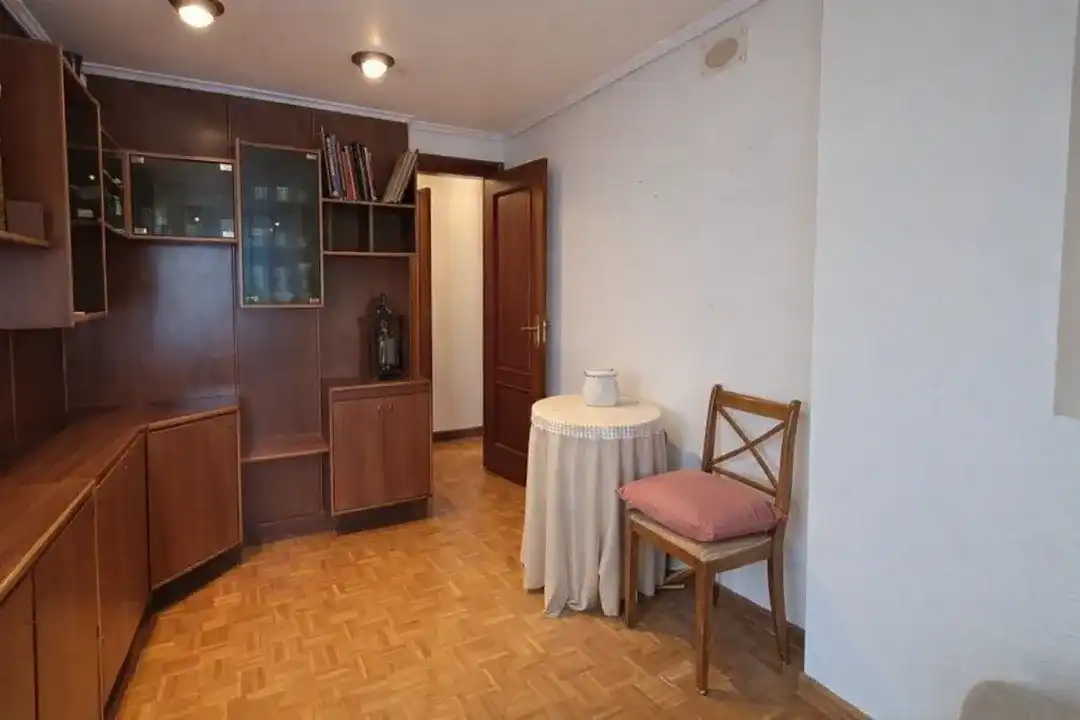 Schlafzimmer von Wohnung zum Verkauf in Vitoria - Gasteiz mit Heizung und Abstellraum