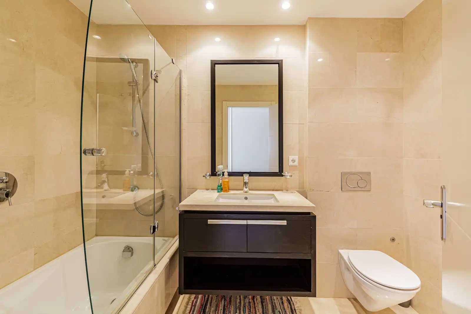 Bathroom of Duplexes for sale in Benahavís  with Air Conditioner, Terrace and Storage room