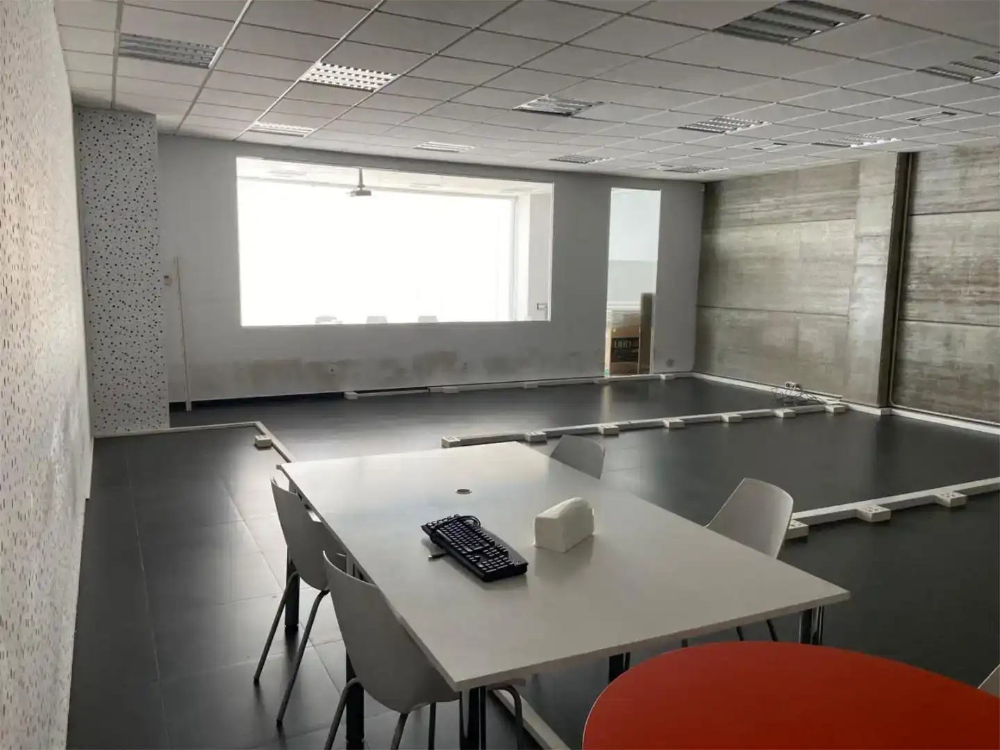 Oficina de lloguer en Paterna