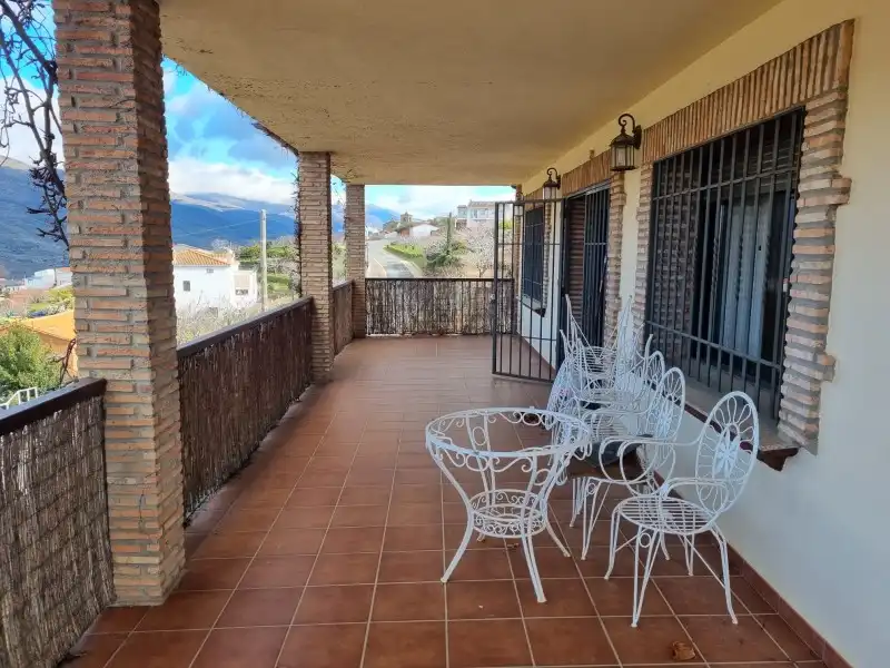 Terrassa de Casa o xalet en venda en Valdastillas amb Aire condicionat, Calefacció i Terrassa