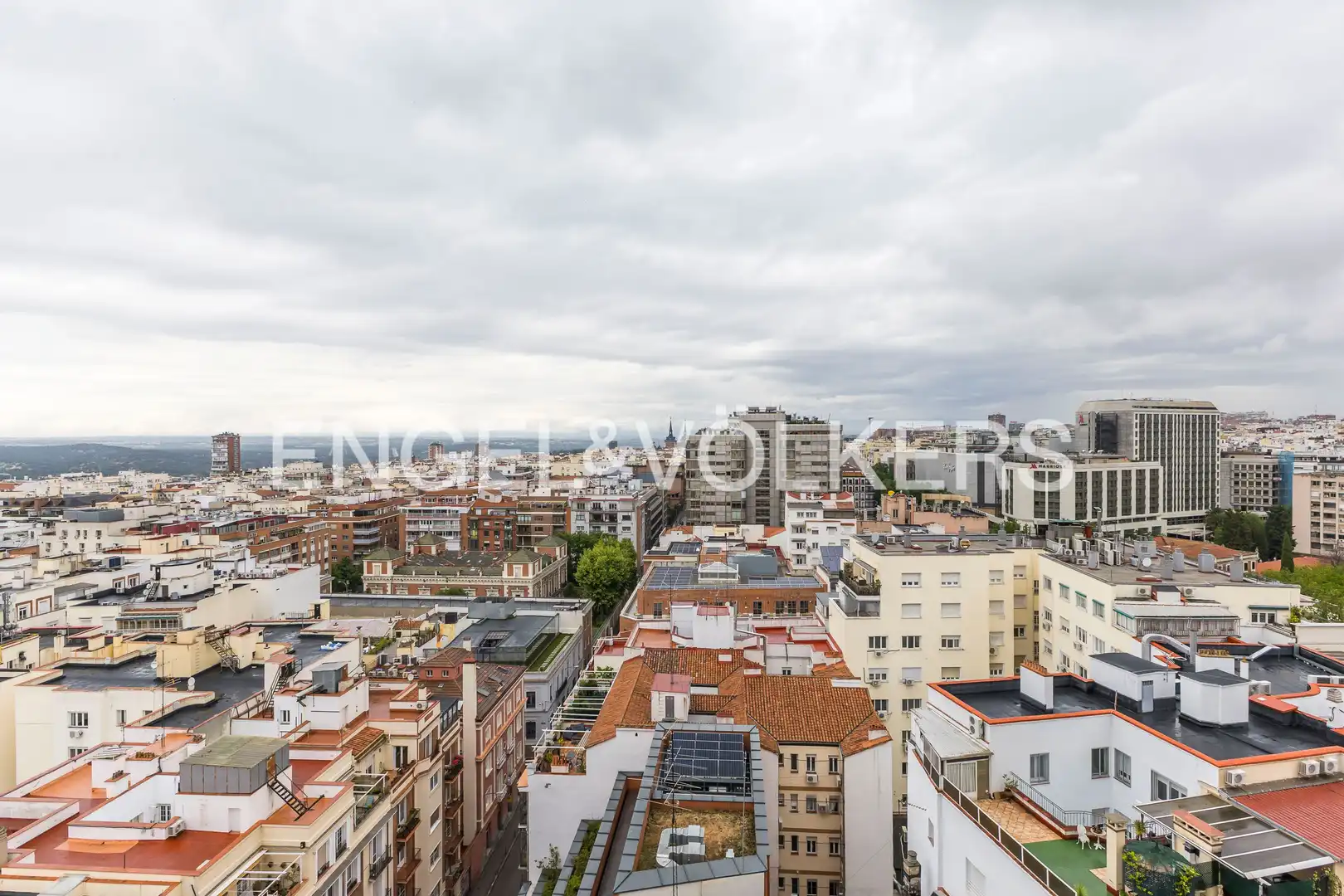 Vista exterior de Pis en venda en Madrid amb Aire condicionat i Calefacció