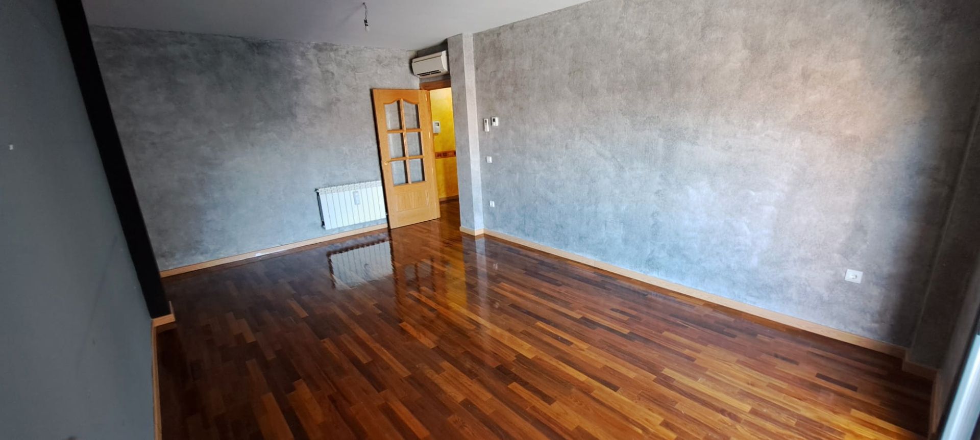 Bedroom of Flat for sale in Daimiel  with Air Conditioner and Heating