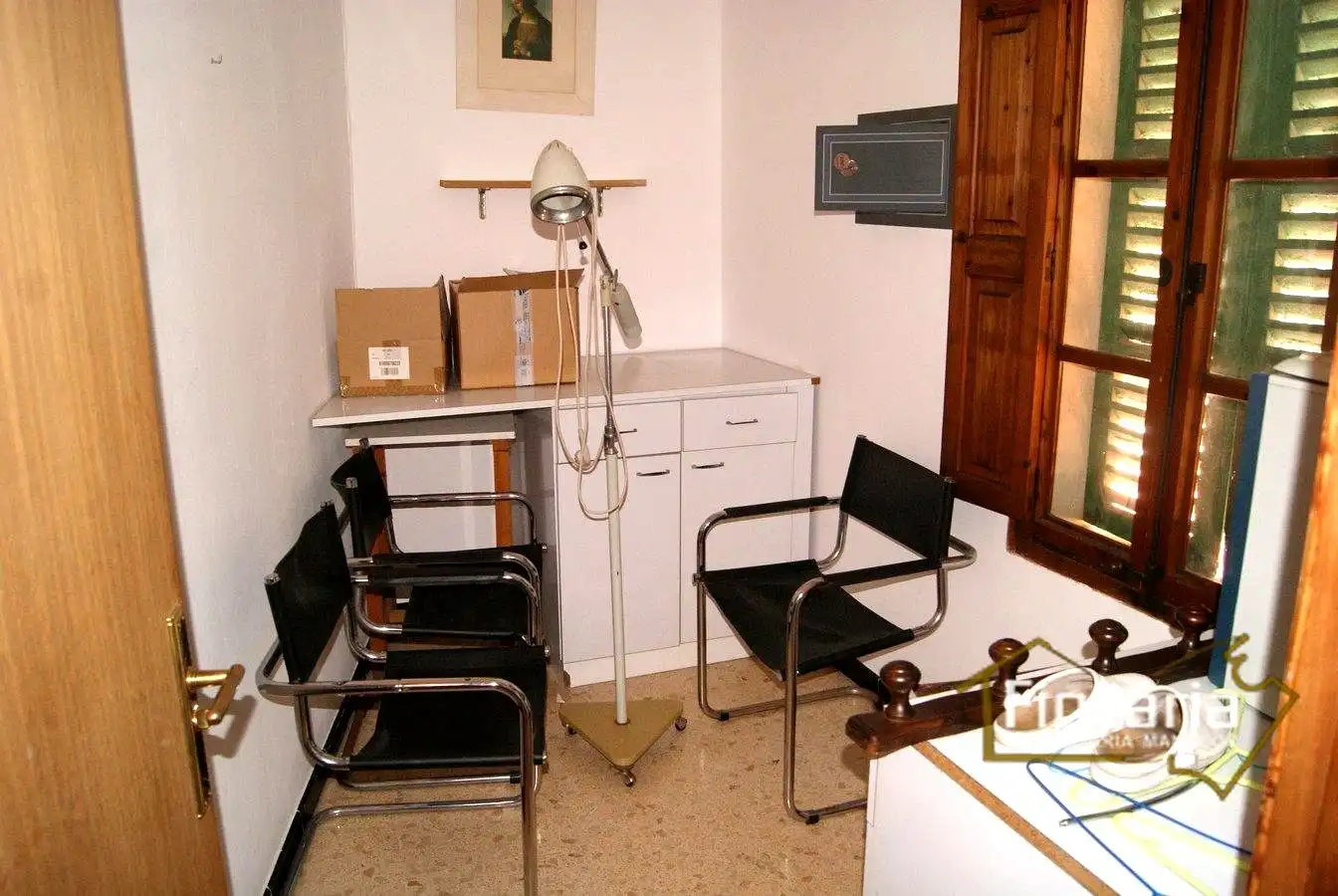 Schlafzimmer von Büro zur Miete in Manacor