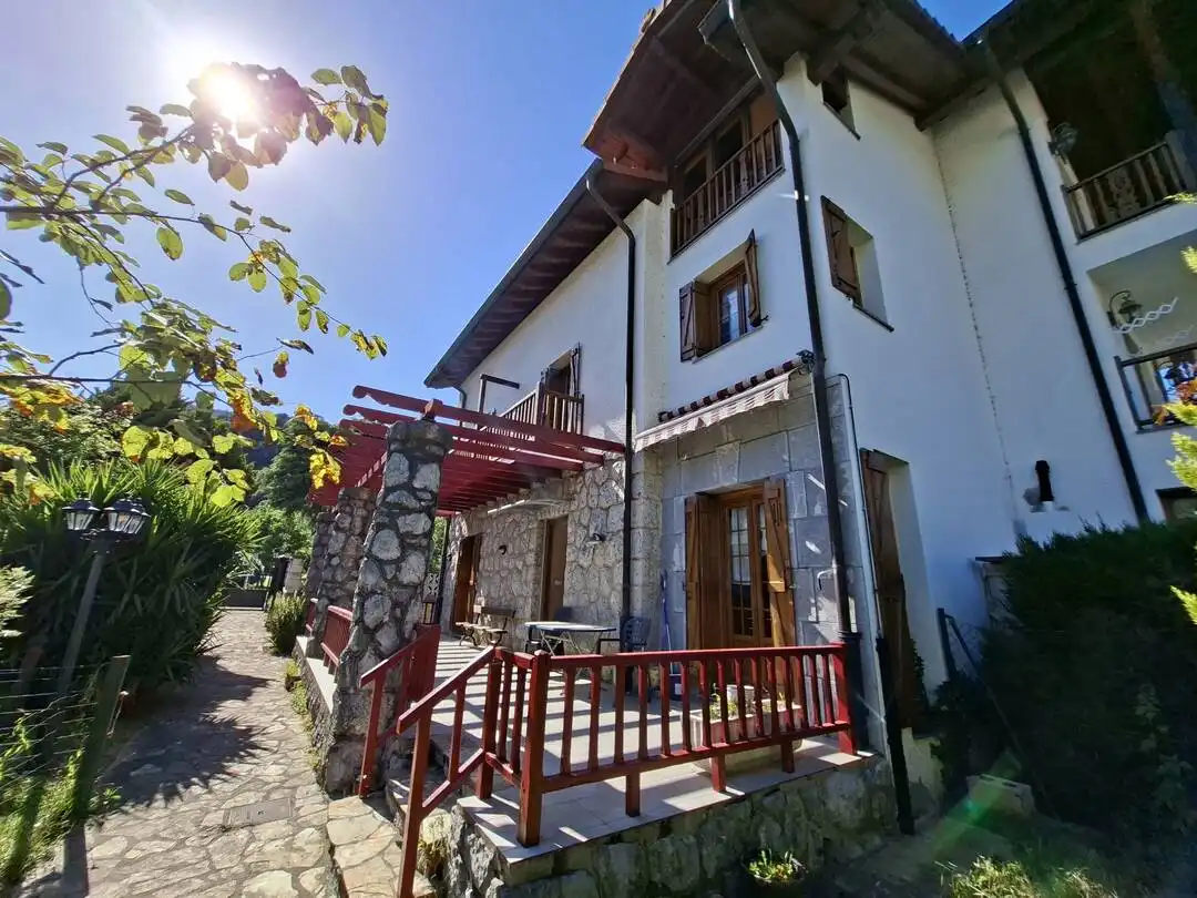 Vista exterior de Casa adosada en venta en Markina-Xemein con Calefacción, Jardín privado y Amueblado