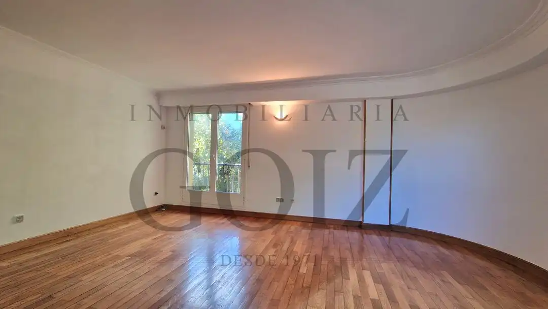 Sala de estar de Piso en venta en Donostia - San Sebastián  con Calefacción y Balcón