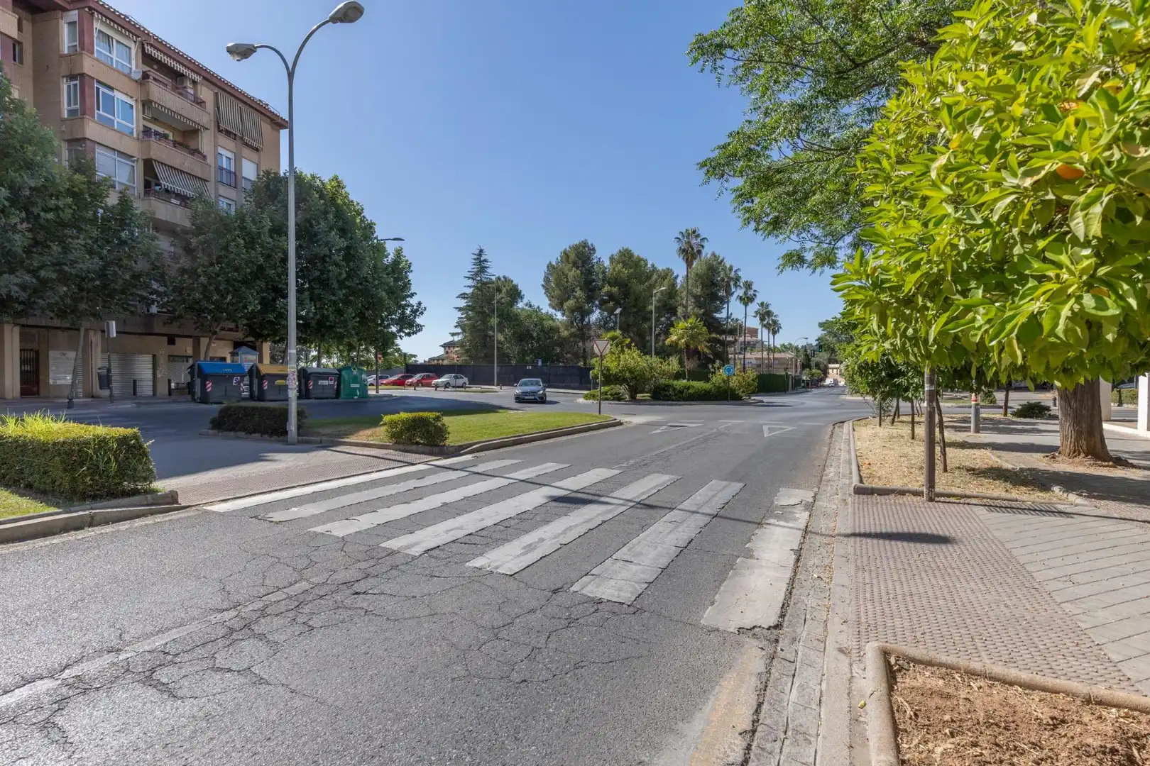 Außenansicht von Erdgeschoss zum Verkauf in Granada mit Klimaanlage, Heizung und Möbliert