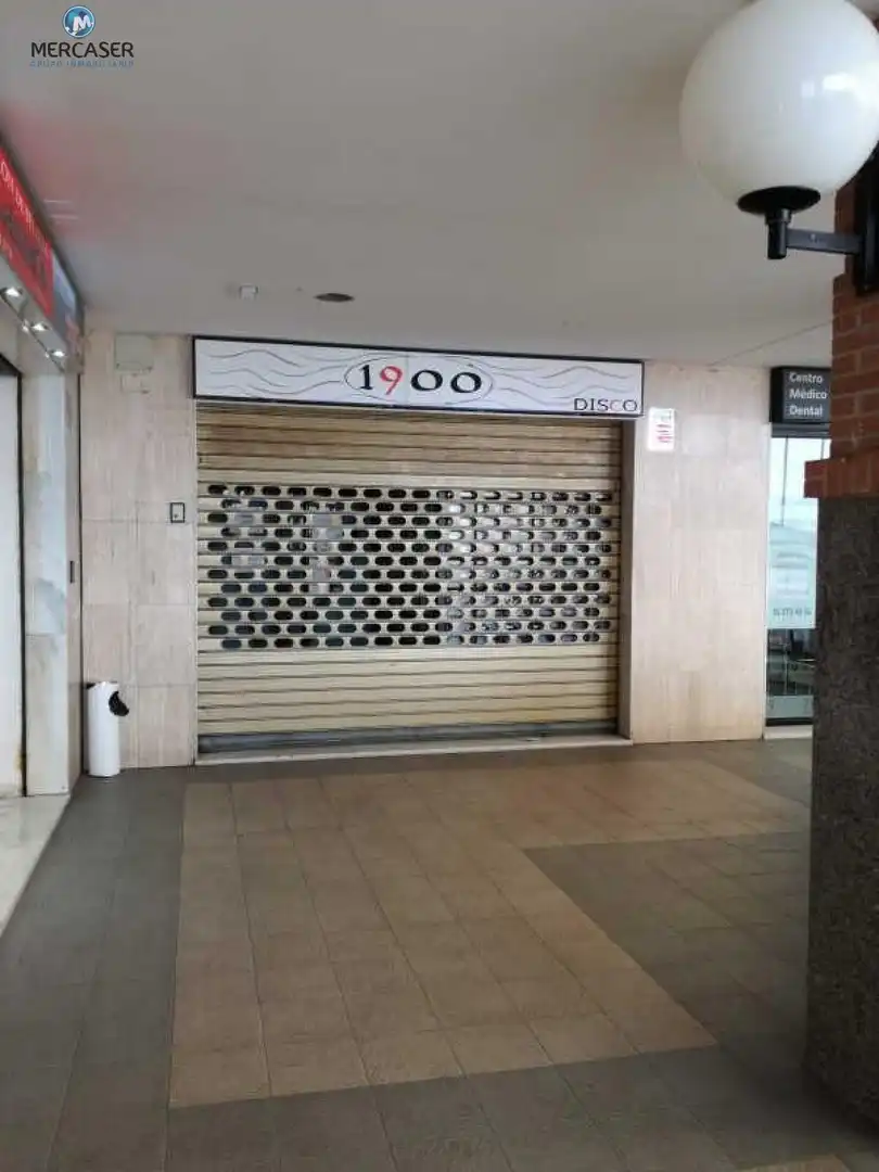 Local en venta en Calle LUXEMBURGO, Eurovillas