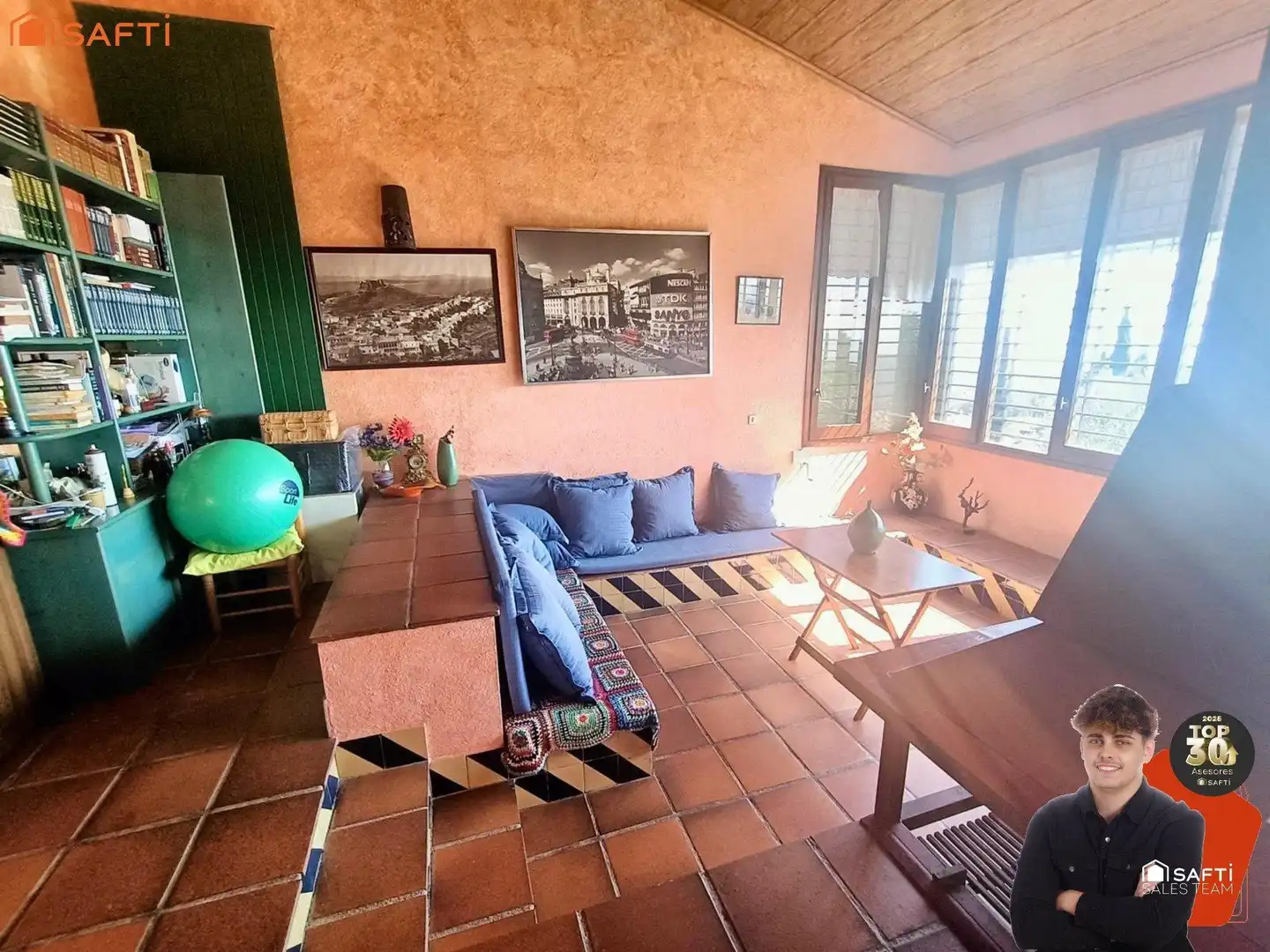 Living room of Houses for sale in Mataró  with Air Conditioner, Terrace and Balcony