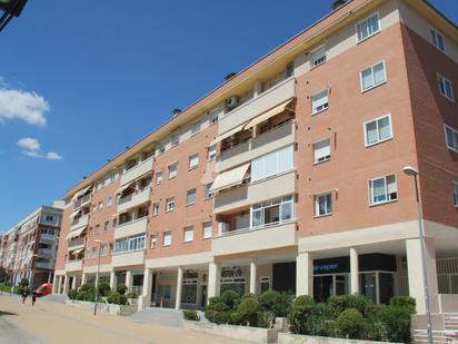 Exterior view of Flat for sale in Valdemoro  with Terrace, Swimming Pool and Balcony