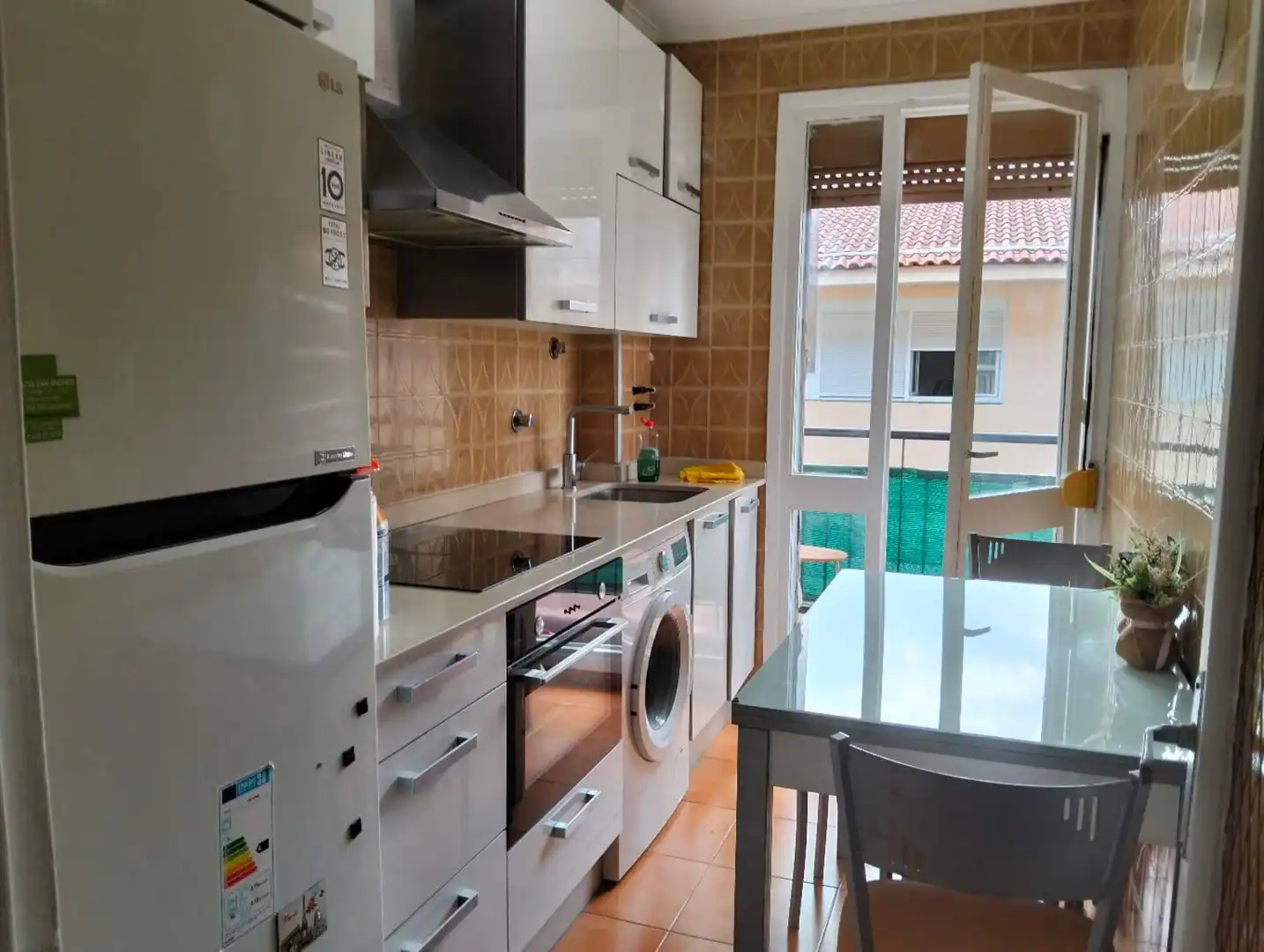 Cuina de Pis en venda en Bilbao  amb Calefacció, Moblat i Forn
