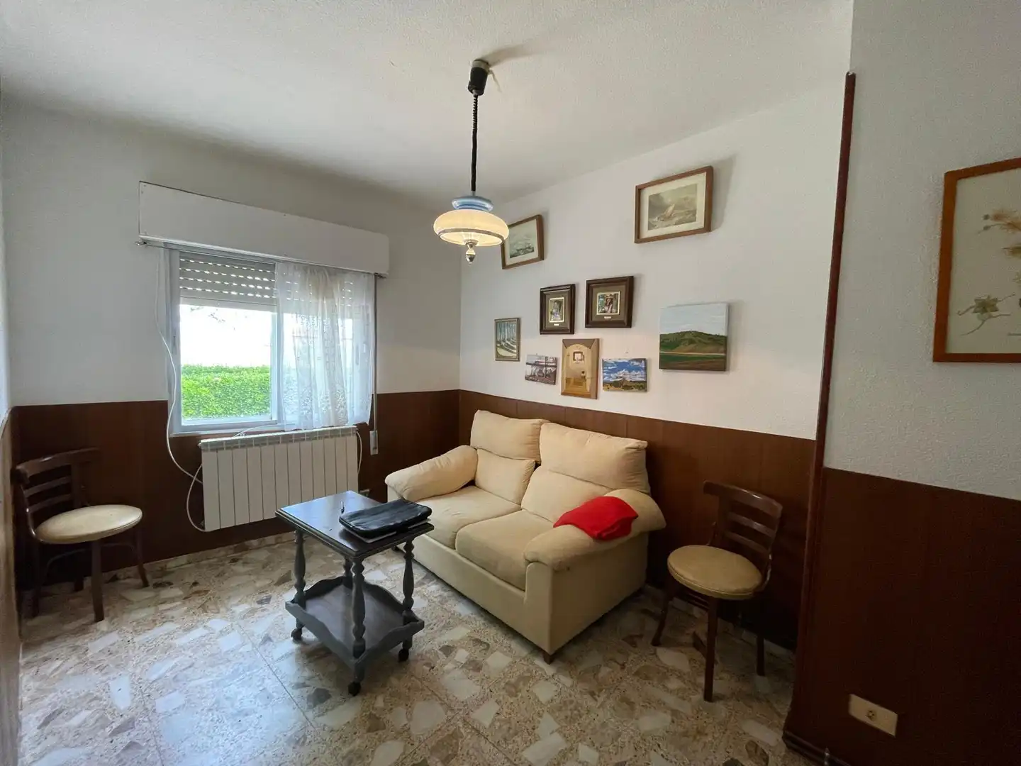 Sala d'estar de Casa adosada en venda en Escarabajosa de Cabezas amb Calefacció, Terrassa i Traster