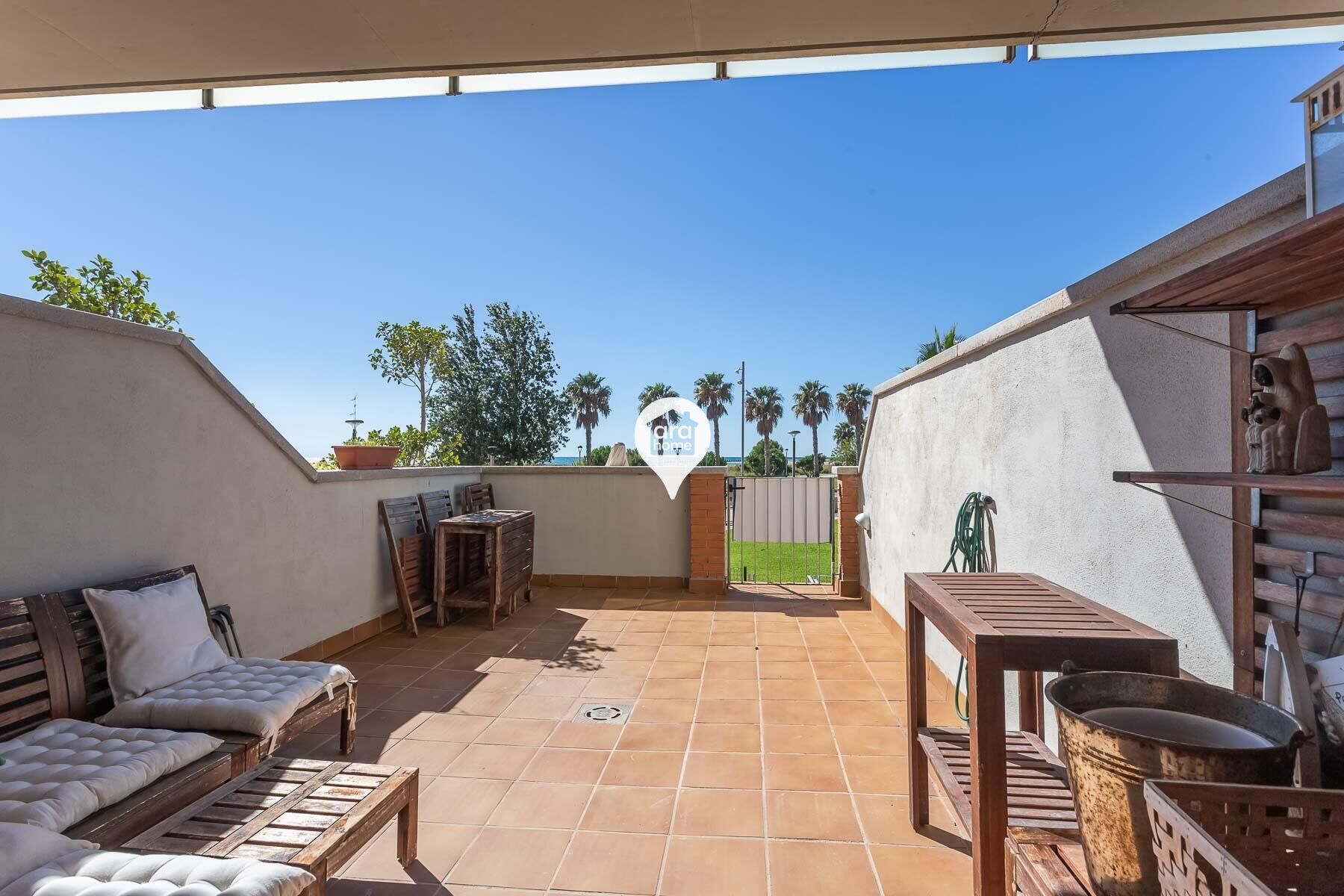 Terrace of Planta baja for sale in Cubelles  with Air Conditioner, Heating and Private garden