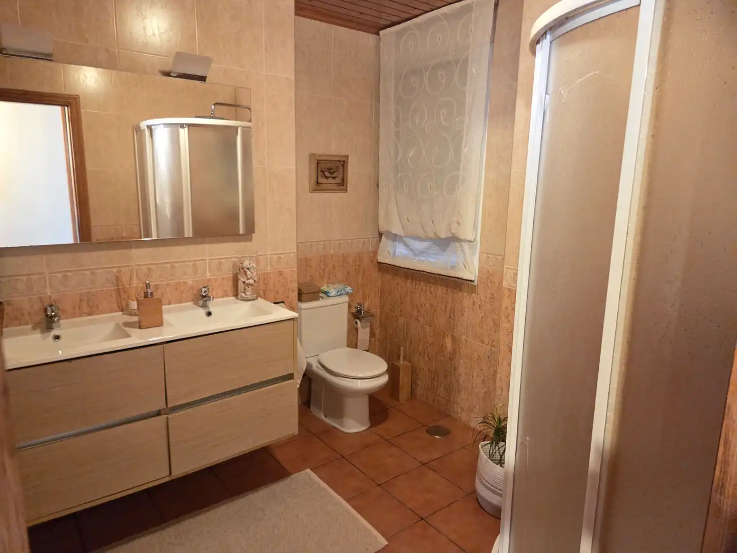 Badezimmer von Einfamilien-Reihenhaus zum Verkauf in Alfoz mit Heizung, Privatgarten und Abstellraum