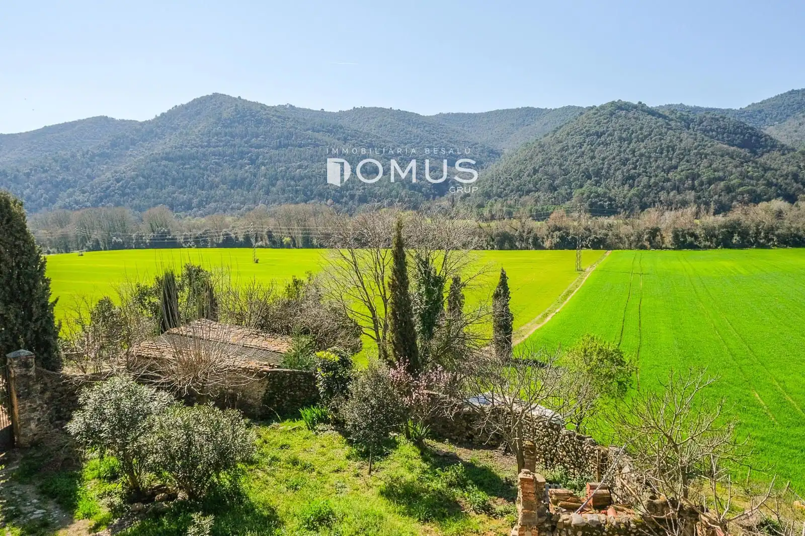 Country homes for sale in Besalú  with Private garden