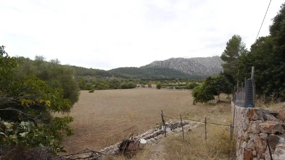 Finca rústica en venda en Pollença amb Jardí privat