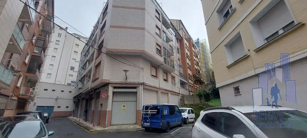 Vista exterior de Pis en venda en Bermeo amb Traster