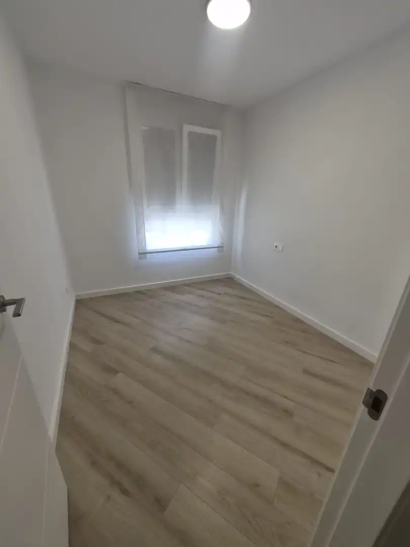 Bedroom of Flat for rent in Valencia  with Air Conditioner, Heating and Parquet flooring