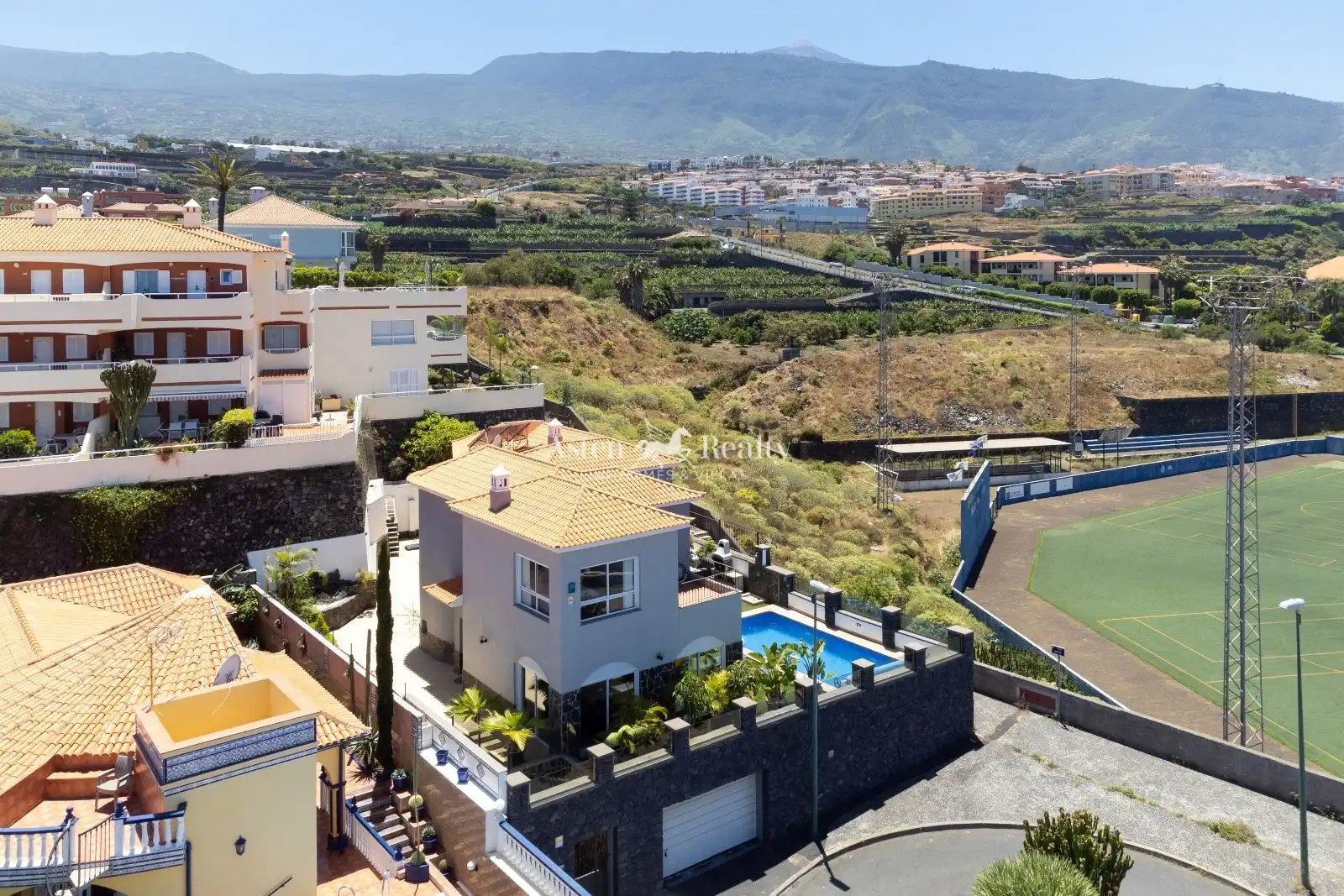Houses for sale in De La Lancha, Playa Jardín