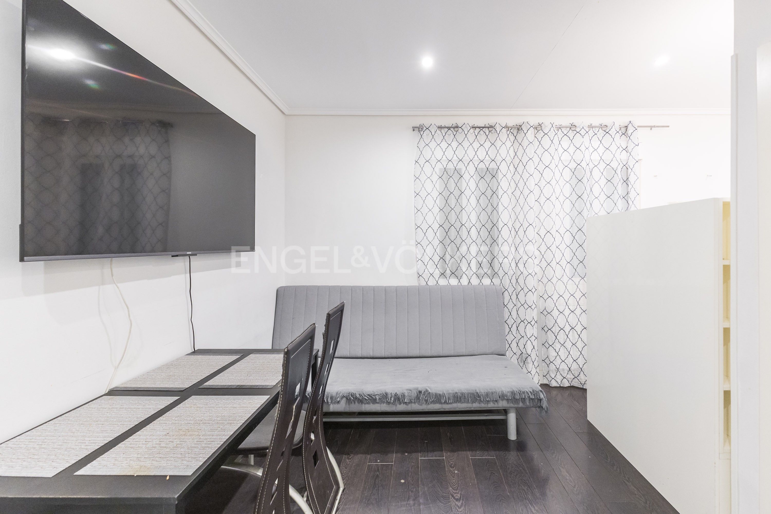 Sala d'estar de Apartament en venda en  Madrid Capital amb Aire condicionat, Calefacció i Moblat