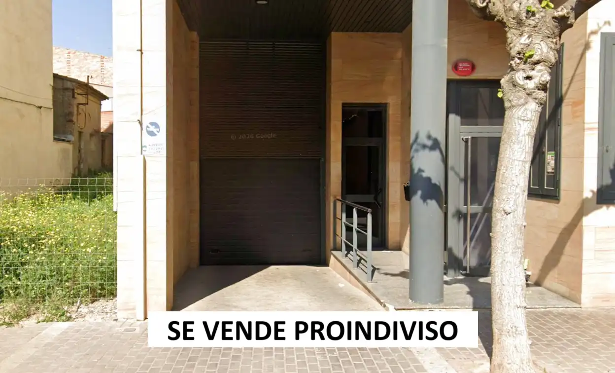Individual with lift for sale in Carrer Segrià