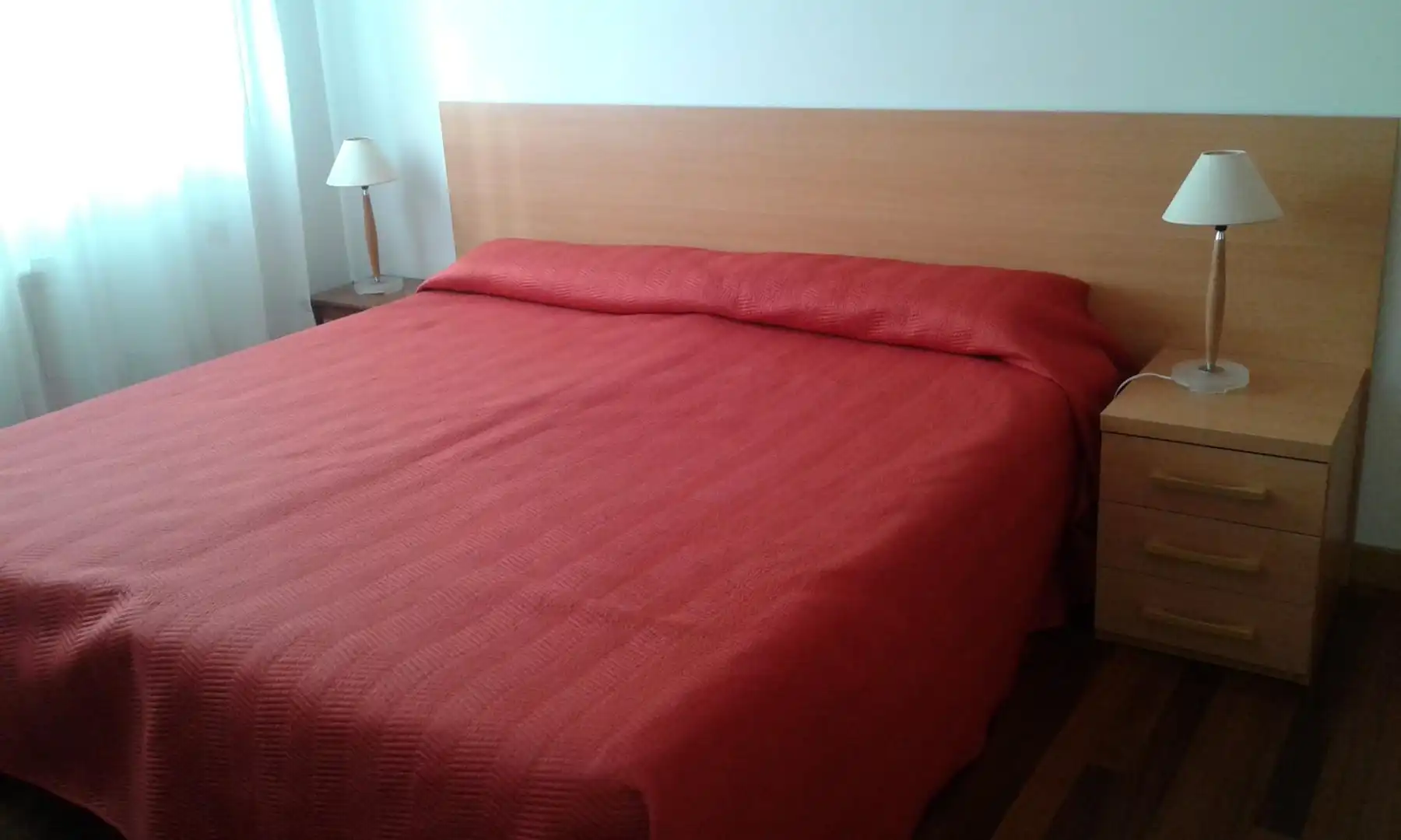 Dormitori de Pis de lloguer en Santander amb Calefacció, Parquet i Moblat
