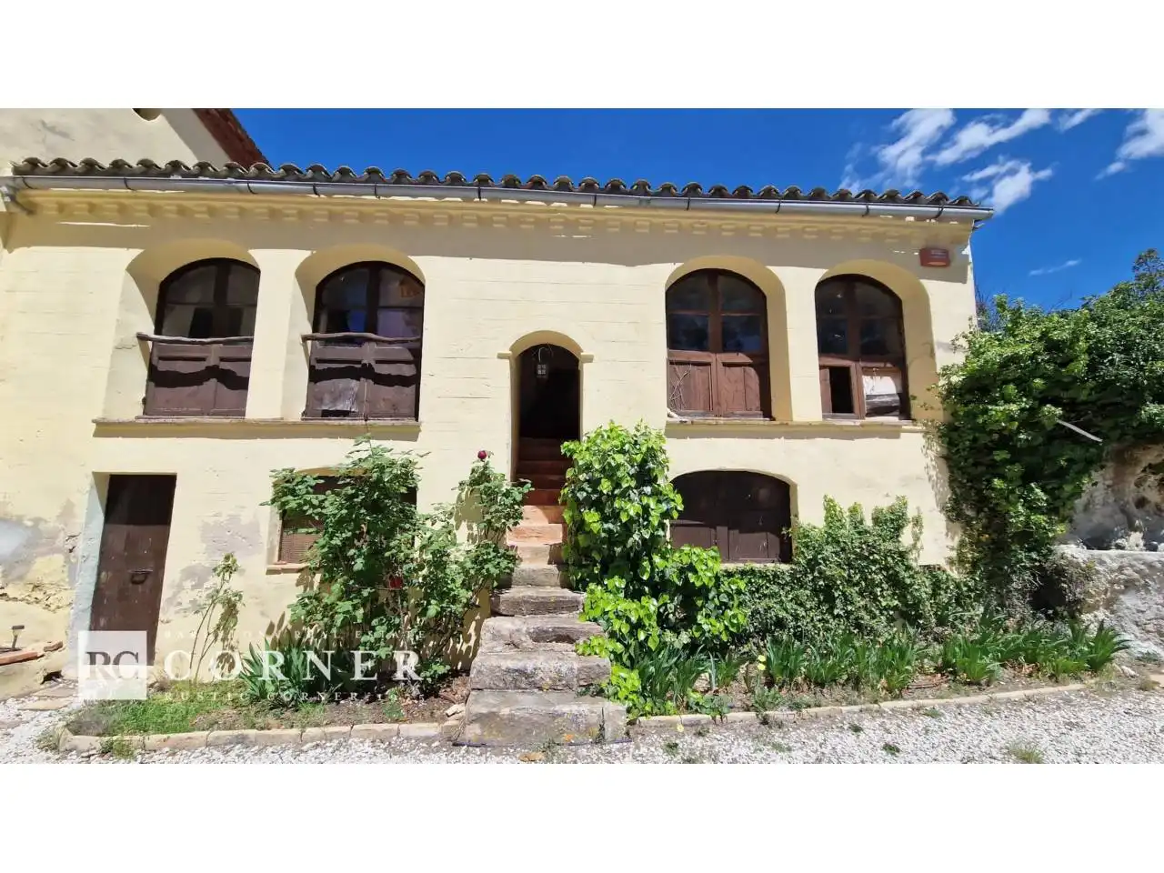 Exterior view of Country homes for sale in Santa Maria de Miralles
