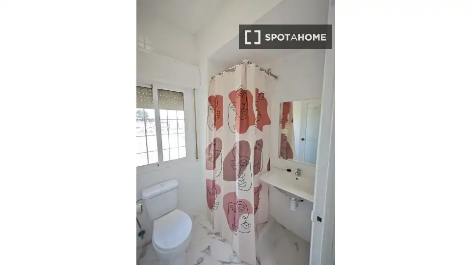 Baño de Piso de alquiler en Cartagena con Aire acondicionado, Calefacción y Amueblado