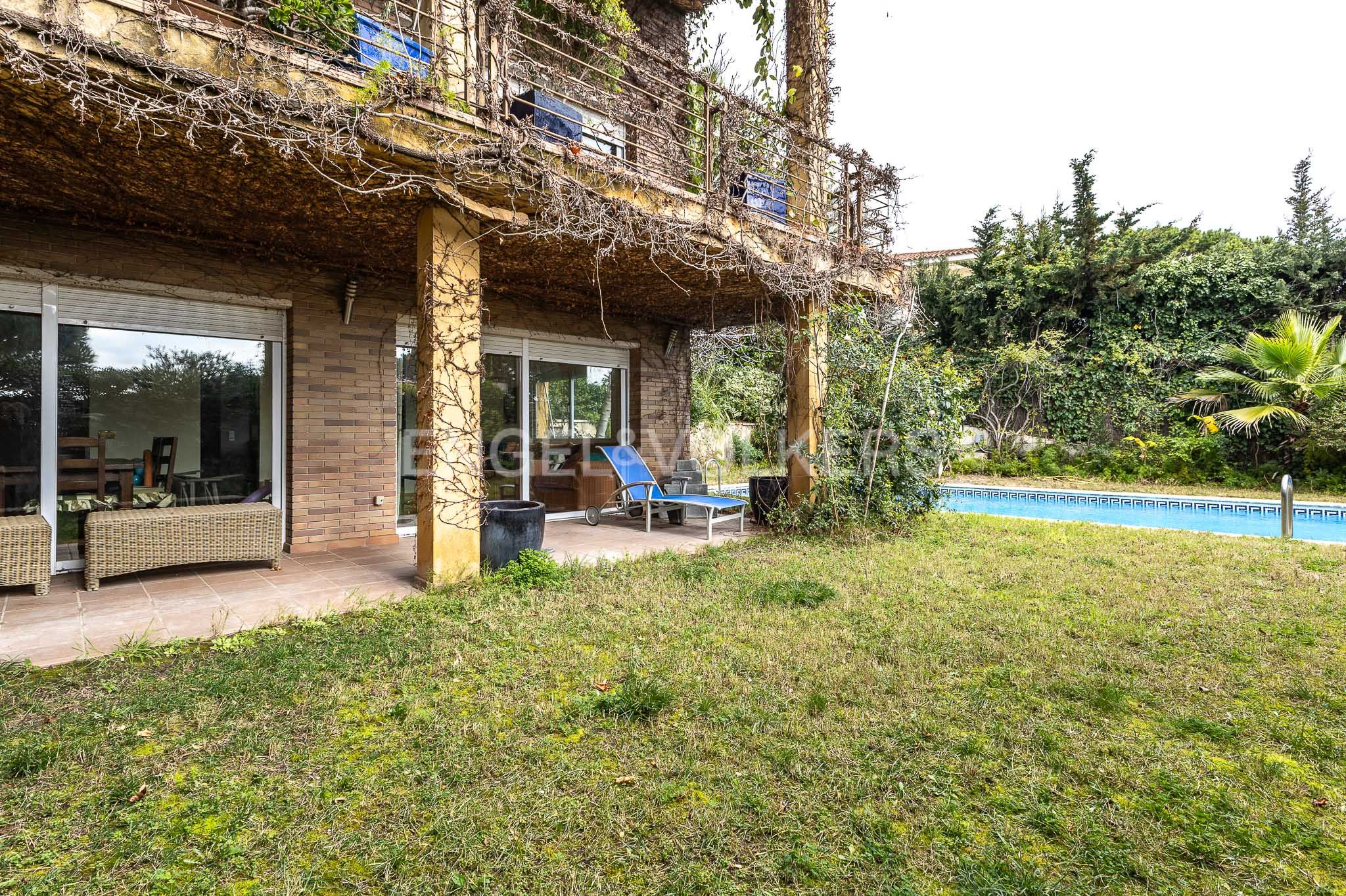 Jardí de Casa o xalet en venda en Cabrils amb Aire condicionat, Calefacció i Jardí privat