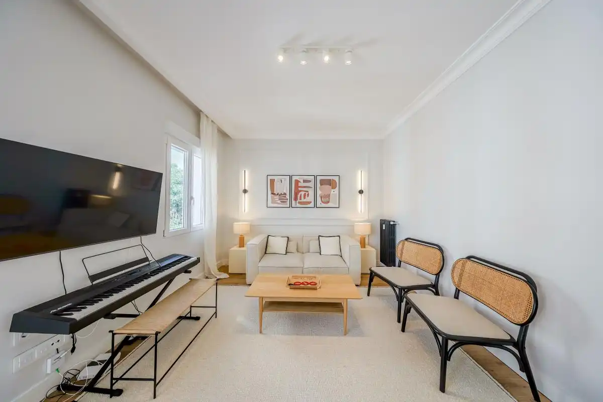 Living room of Flat for rent in Madrid  with Air Conditioner, Heating and Terrace