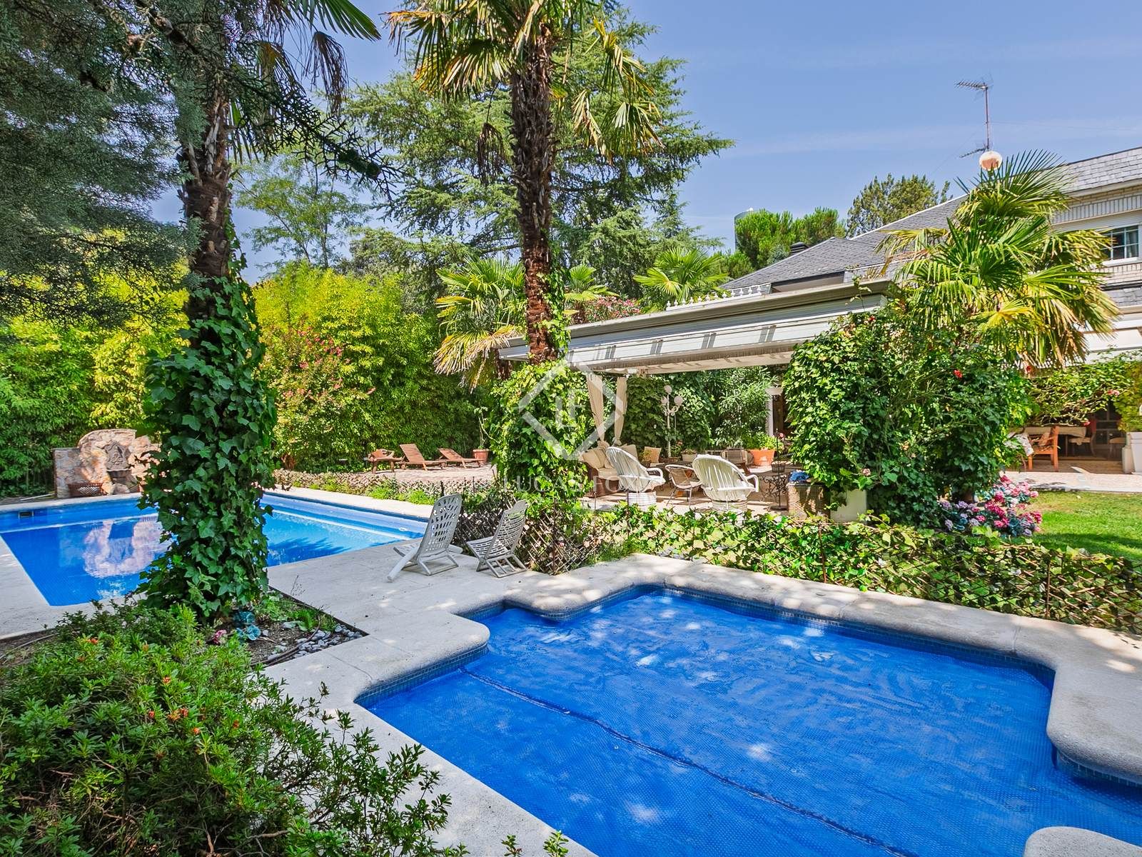 Piscina de Casa o xalet en venda en La Moraleja amb Aire condicionat, Calefacció i Jardí privat