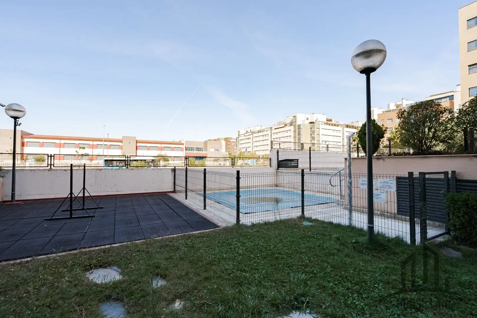 Piscina de Piso en venta en Madrid con Aire acondicionado, Calefacción y Trastero
