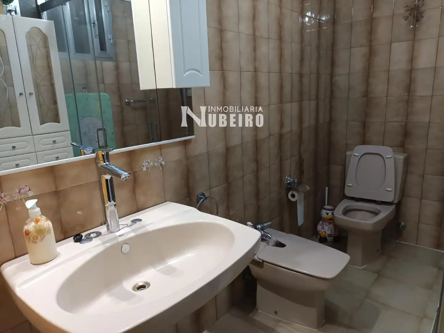 Bany de Casa o xalet en venda en Lugo amb Calefacció, Terrassa i Moblat