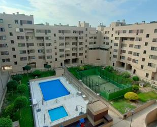 Swimming pool of Flat to rent in  Madrid Capital  with Air Conditioner, Heating and Private garden