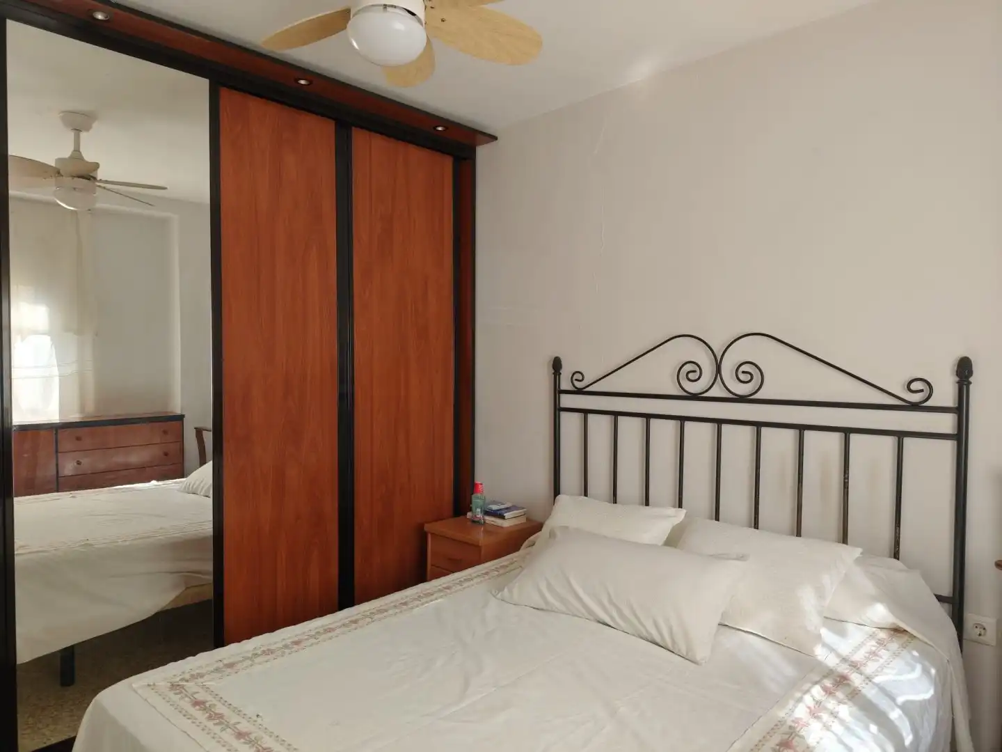 Bedroom of Flat for sale in Sevilla  with Air Conditioner, Heating and Terrace