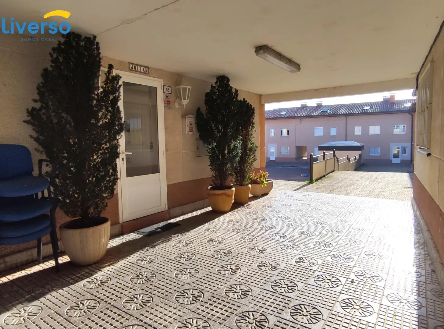 Terrassa de Casa adosada en venda en Alfoz de Quintanadueñas amb Calefacció, Parquet i Terrassa