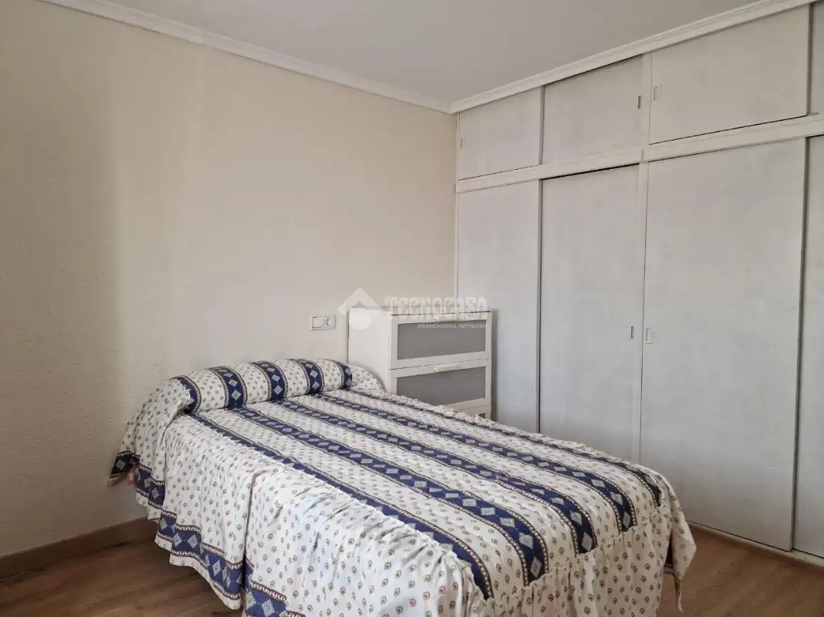 Bedroom of Flat for rent in Huesca