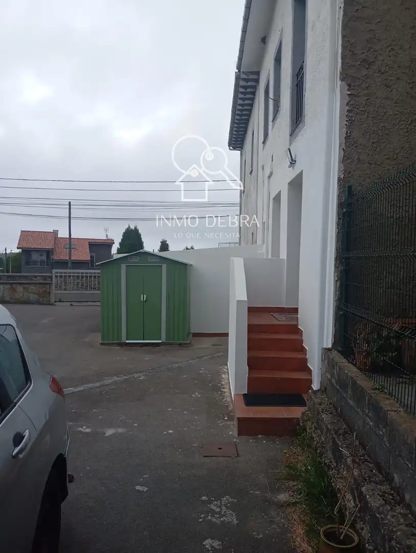 Parkplatz von Wohnung zum Verkauf in Muros de Nalón mit Terrasse, Abstellraum und Möbliert