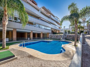 Ático con piscina en venta en Calle ESCRITOR ANGEL PALOMINO