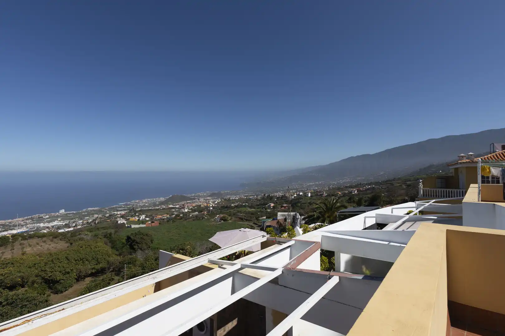 Außenansicht von Wohnung zum Verkauf in Los Realejos mit Terrasse, Abstellraum und Möbliert