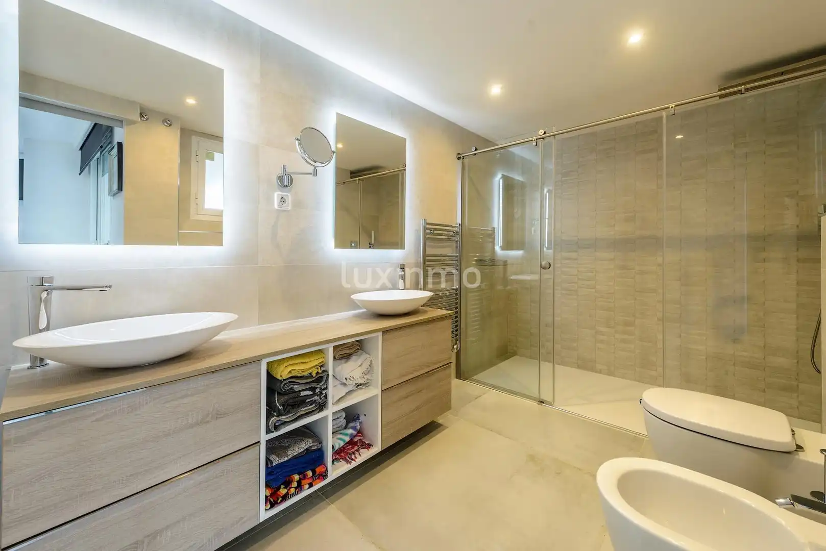 Badezimmer von Erdgeschoss zum Verkauf in Eivissa mit Klimaanlage, Privatgarten und Terrasse