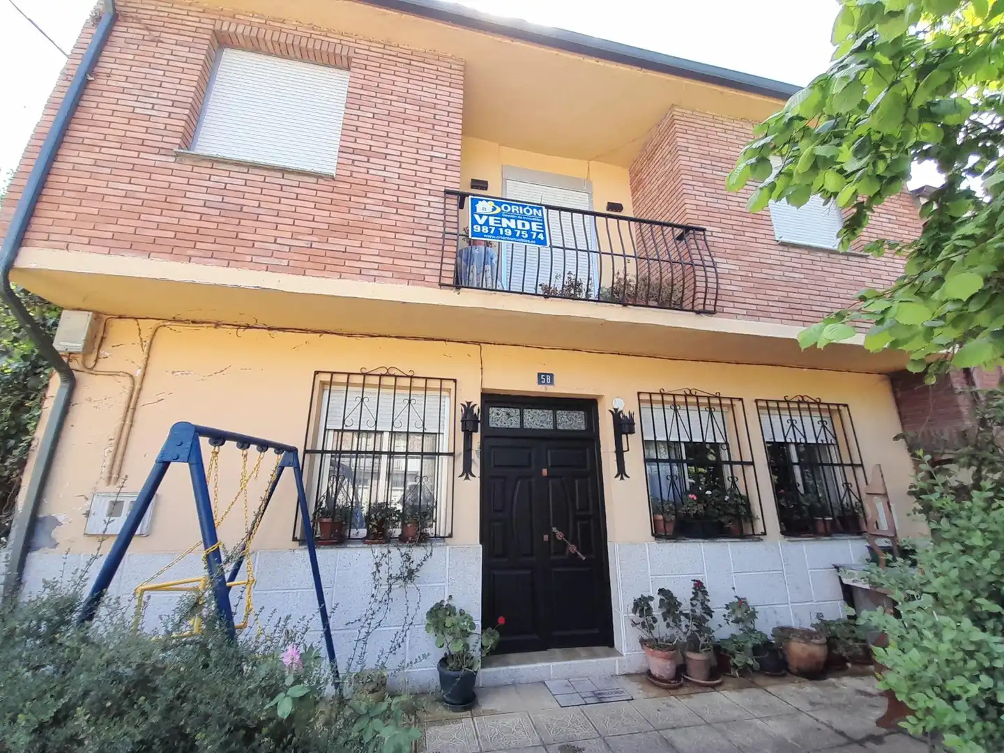 Vista exterior de Casa o chalet en venta en Folgoso de la Ribera con Terraza y Balcón