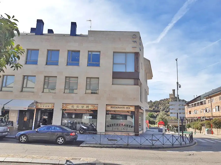 Außenansicht von Büro zur Miete in Torrelodones mit Klimaanlage, Heizung und Internet